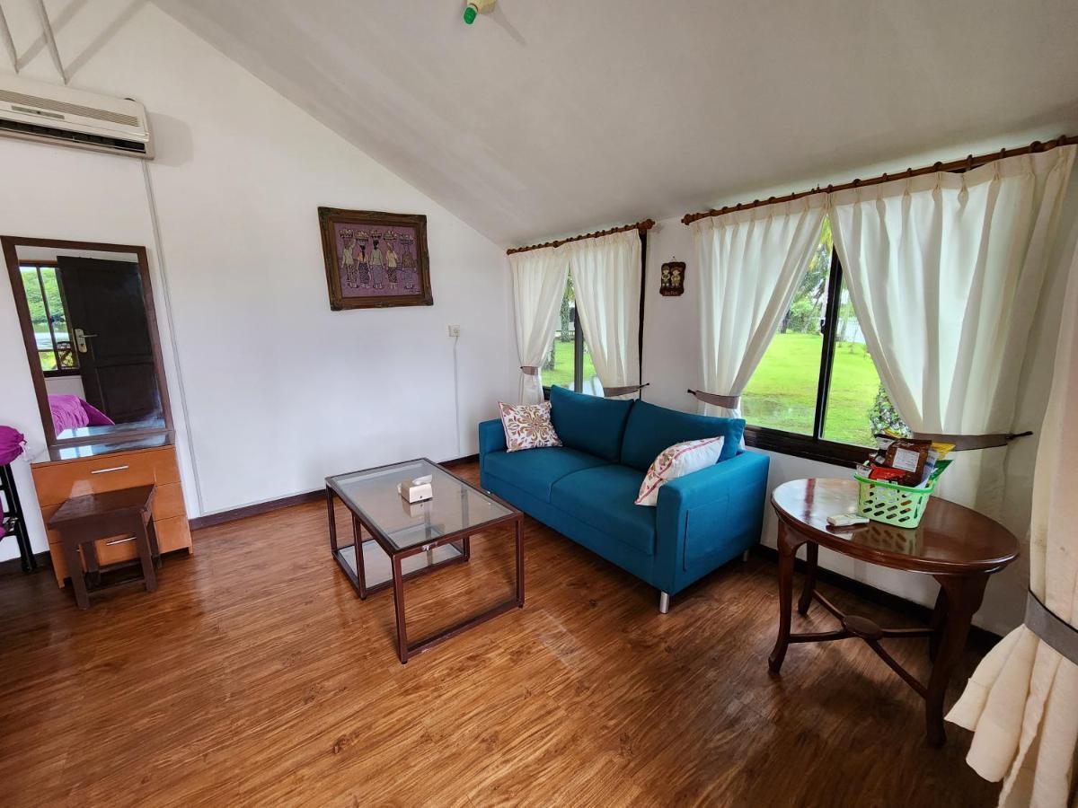 Hotel Mb Camp Singkil Gosongtelaga Exterior foto