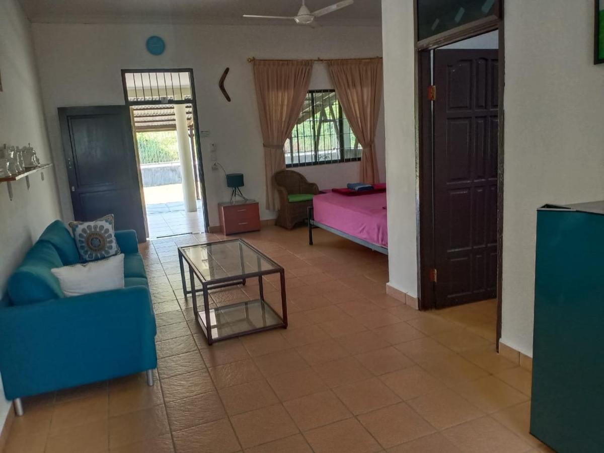 Hotel Mb Camp Singkil Gosongtelaga Exterior foto