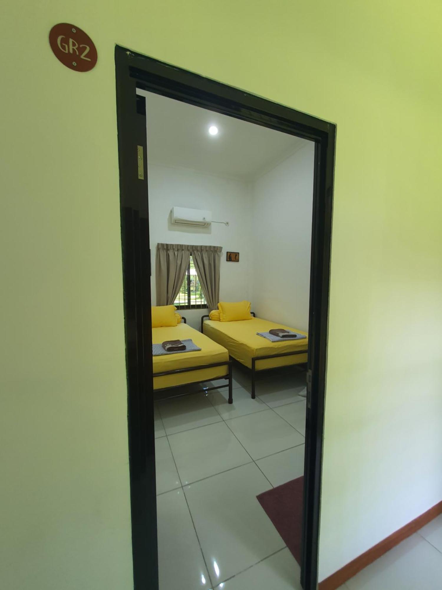 Hotel Mb Camp Singkil Gosongtelaga Exterior foto