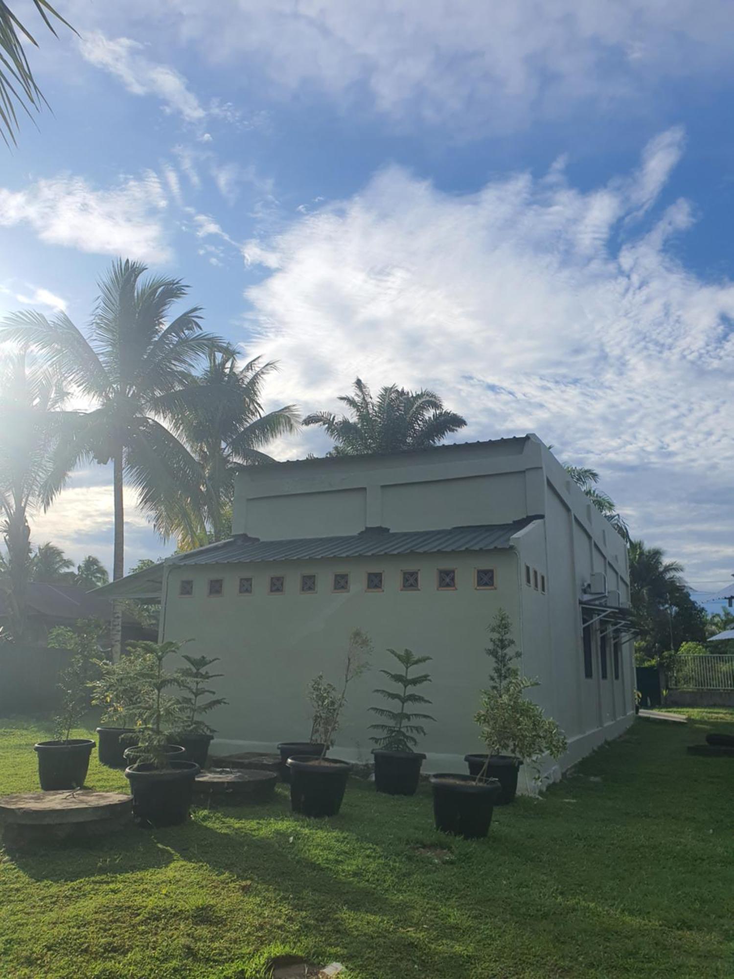 Hotel Mb Camp Singkil Gosongtelaga Exterior foto